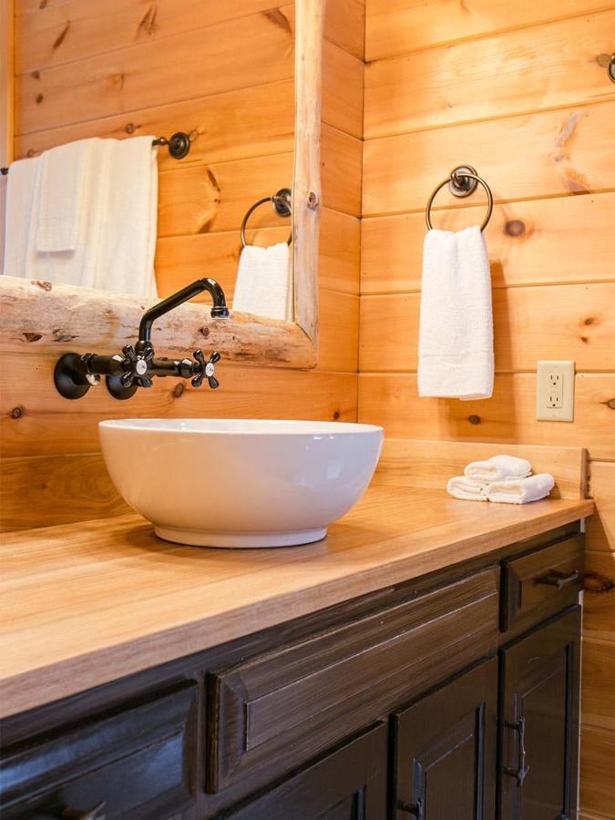 Farmhouse Suites By Amish Country Lodging Millersburg Dış mekan fotoğraf