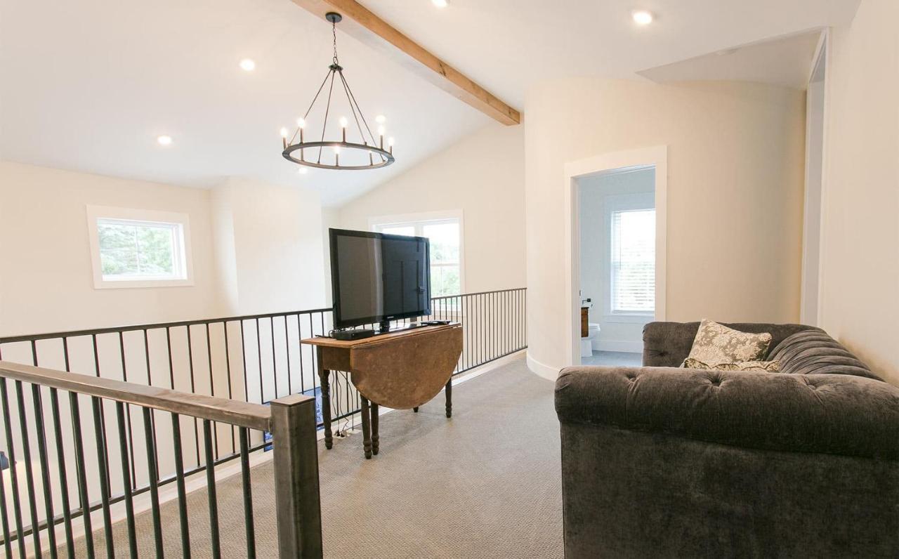 Farmhouse Suites By Amish Country Lodging Millersburg Dış mekan fotoğraf