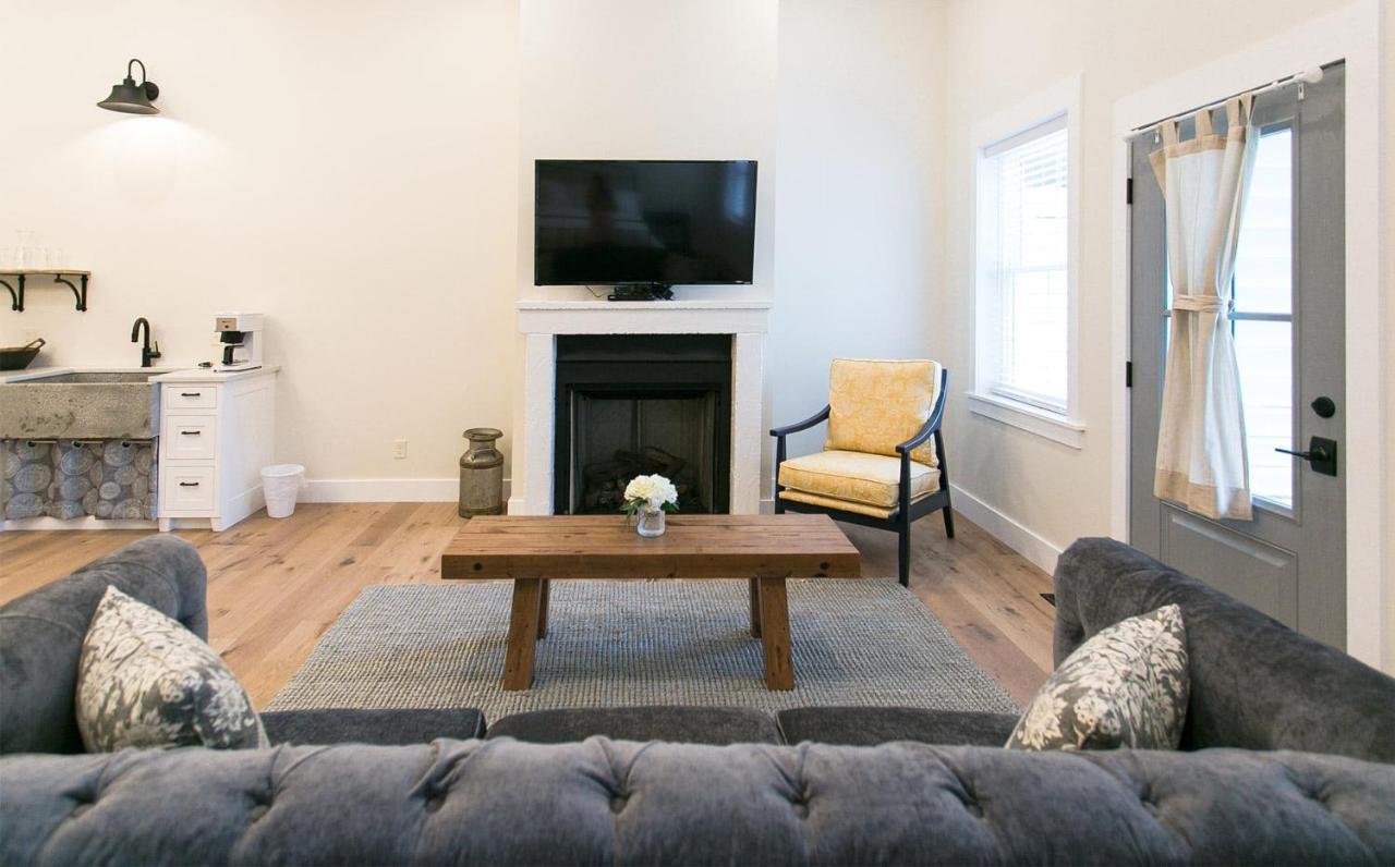 Farmhouse Suites By Amish Country Lodging Millersburg Dış mekan fotoğraf